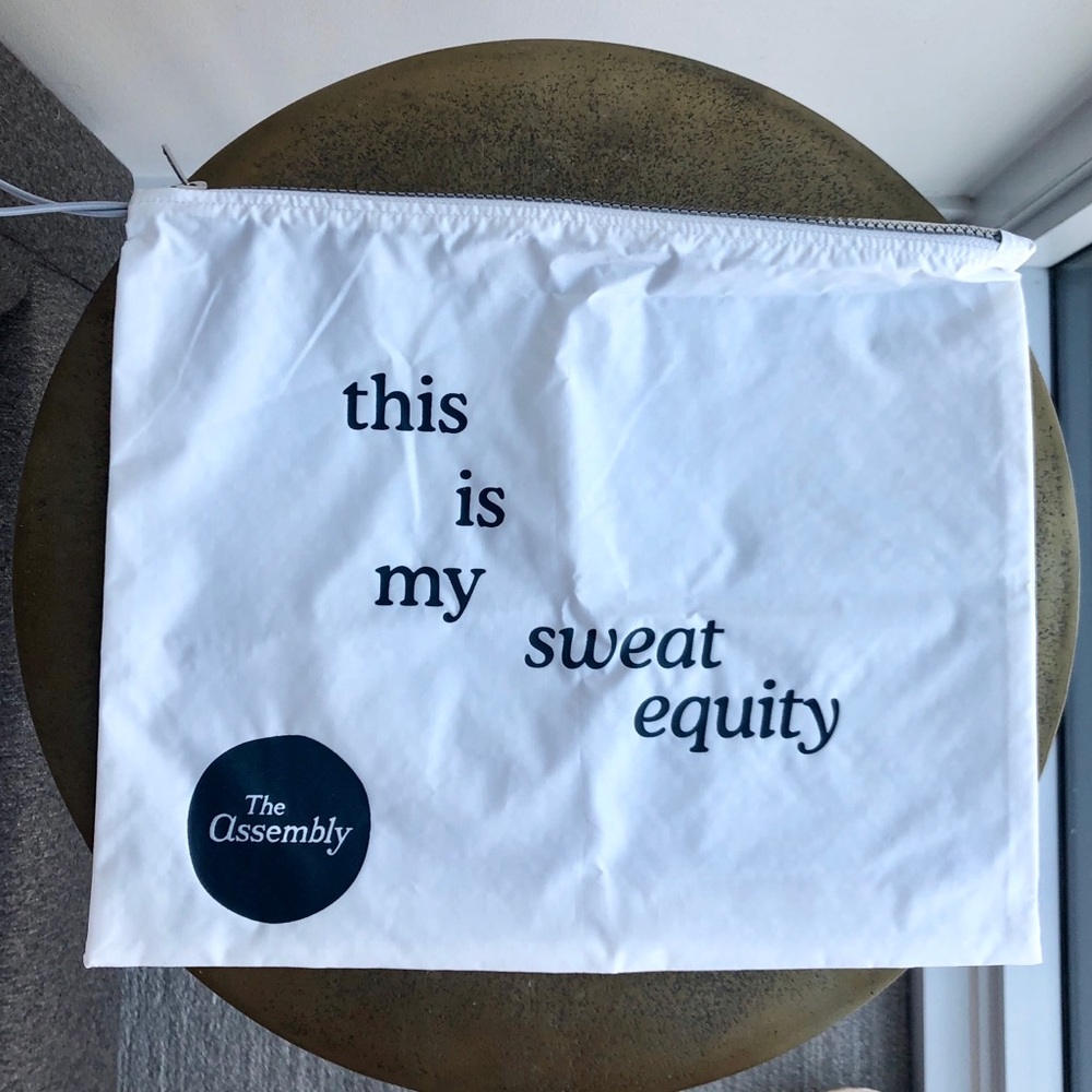 🆕🏋🏻‍♀️The Assembly gym clothes pouch / tote